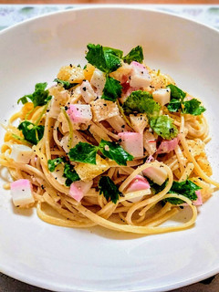 正月ランチ!蒲鉾と数の子のクリチパスタ-レシピのメイン写真