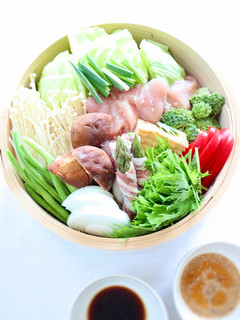 簡単ごまダレで【色々野菜とお肉の蒸籠蒸し-レシピのメイン写真