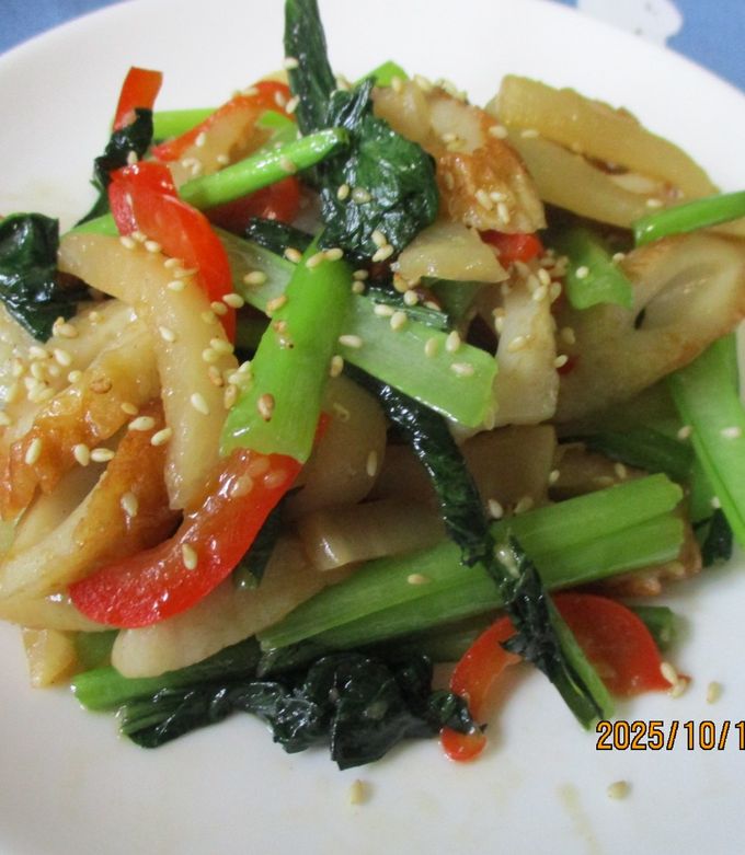 小松菜とちくわ たくあんバター炒め😋 by むじなのご隠居