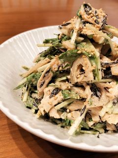 鶏ハムとれんこんのごまマヨサラダ QC-レシピのメイン写真