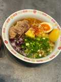 パイナップル豚清湯ハリッサラーメン