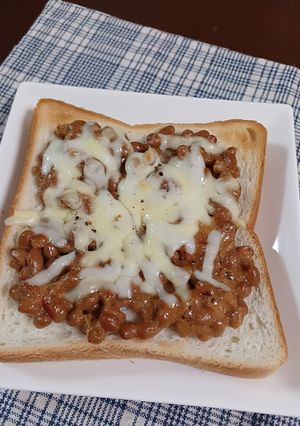 ピリ辛納豆チーズトースト-レシピのメイン写真
