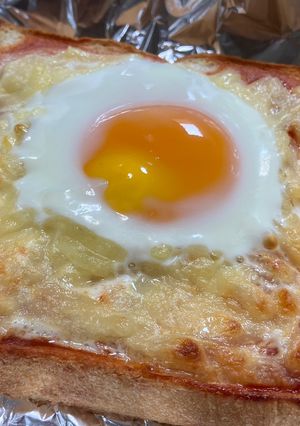 月見ピザトースト-レシピのメイン写真