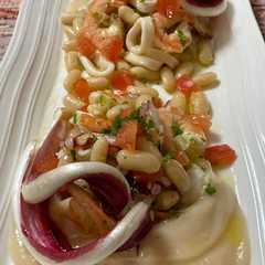 รูปของ 白インゲン豆と魚介のマリネ