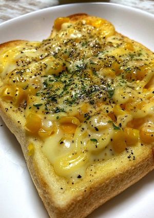 材料3つ♡簡単すぎるマヨコーントースト-レシピのメイン写真