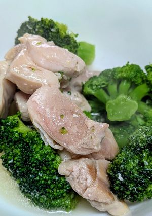 鶏肉とブロッコリーの旨塩炒め-レシピのメイン写真