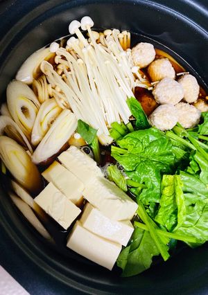 飽きない！しょうゆ味のシンプル鍋-レシピのメイン写真
