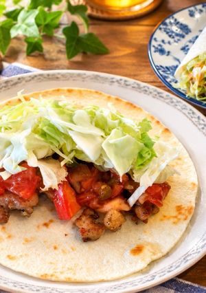 冷蔵庫にある物をトルティーヤで巻いちゃうやつ-レシピのメイン写真