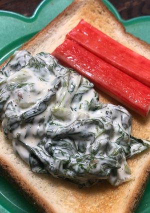 苦いサラダ菜とカニカマのオープンサンド-レシピのメイン写真