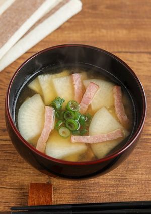 旨みUP!ベーコンと大根のみそ汁-レシピのメイン写真
