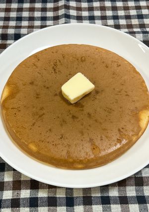 フライパンいっぱいの厚焼きホットケーキ-レシピのメイン写真