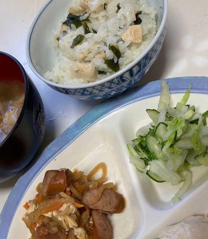 簡単！ヘルシーわかめと鶏皮、胸肉混ぜご飯-レシピのメイン写真