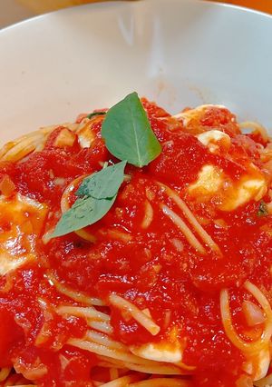 バジルとモッツァレラチーズのトマトパスタ-レシピのメイン写真