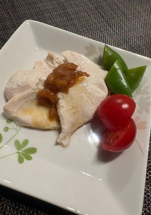 鶏むね肉蒸し・梅肉ソース★さっぱりメイン-レシピのメイン写真