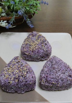 レンジ１０秒！もちもち！鮮やか紫色のゆかりご飯❀-レシピのメイン写真