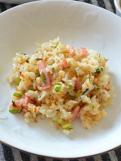 残りご飯でベーコンとセロリが入ったピラフ-レシピのメイン写真