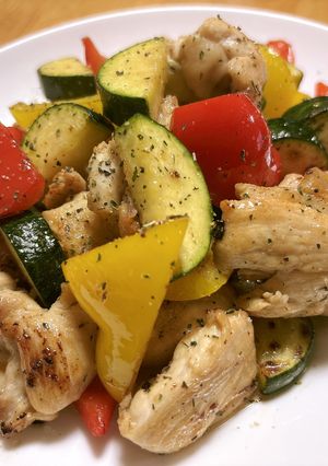 鶏肉と夏野菜のハーブソルト炒め-レシピのメイン写真