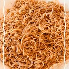 A picture of レンジで！カップ焼きそばモチモチ麺のコツ.
