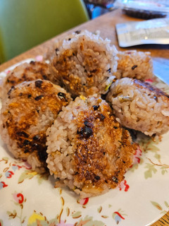 混ぜて焼くだけ!煎餅焼きおにぎり-レシピのメイン写真