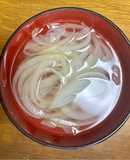 新玉ねぎのおすまし（水と白だし新玉ねぎ）
