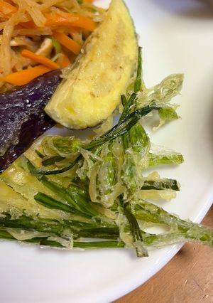 ニラは蕾も花も食べられる♪つぼみの天ぷら-レシピのメイン写真