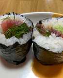 マグロとアボカドの手巻き寿司
