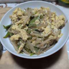รูปของ 冷凍もやしと冷凍ヒラマメのつゆだく卵とじ丼