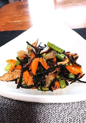 ミコばあばの具材たっぷりなひじき煮-レシピのメイン写真