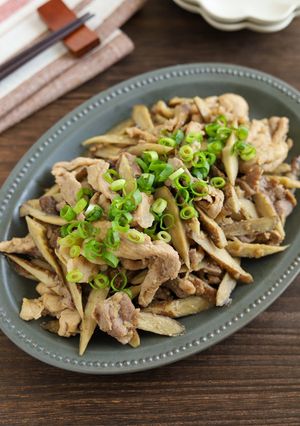 ごはんがススム♡豚こまとごぼうの味噌炒め-レシピのメイン写真