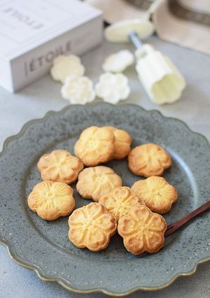 月餅型で簡単！型押しサクサククッキー-レシピのメイン写真