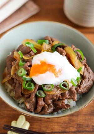煮るだけ簡単♪長ねぎ牛丼-レシピのメイン写真