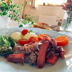 รูปของ ルバーブと豚肉の赤ワイン煮