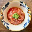 漬けマグロ丼の黄身しょう油がけ