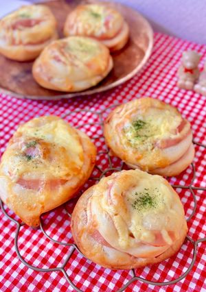 お惣菜パンの定番♡ハムチーズパン-レシピのメイン写真