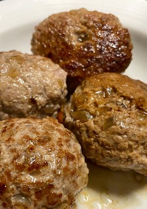 手が汚れない！肉汁ハンバーグ-レシピのメイン写真