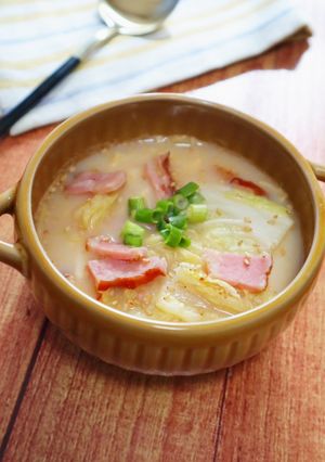 ベーコンと白菜のピリ辛ごま味噌豆乳スープ-レシピのメイン写真