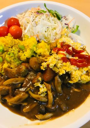 こくまろ中辛●新玉＆炒玉子のチキンカレー-レシピのメイン写真