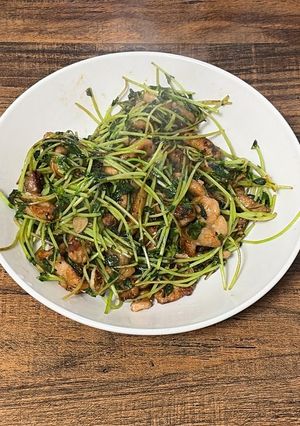 細切り豚肉と豆苗の炒め-レシピのメイン写真