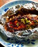 麻辣醤で、鮭とキノコの麻辣ホイル焼き