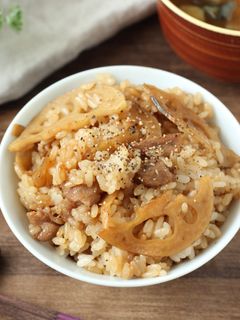 夫が愛する♡れんこんと豚肉の混ぜご飯-レシピのメイン写真