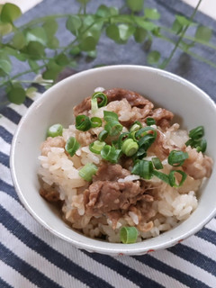 吉野家の冷凍牛丼の具で炊き込みご飯-レシピのメイン写真