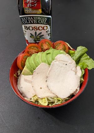 鶏チャーシューとアボガドとトマトのサラダ-レシピのメイン写真