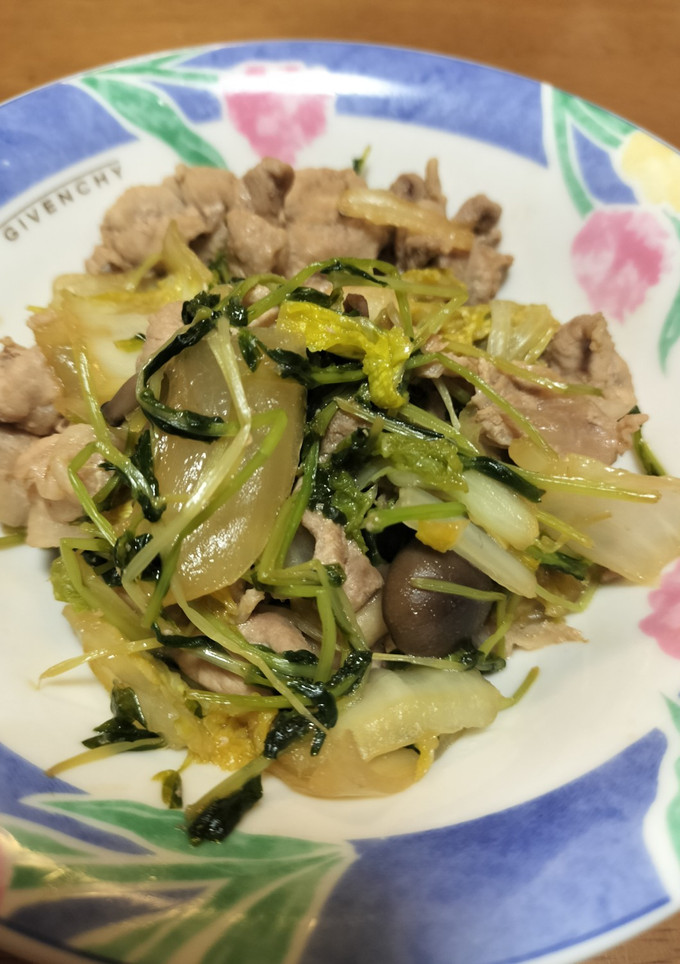 豚肉と白菜、豆苗の炒め物-レシピのメイン写真