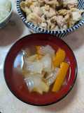 簡単★昼食!玉ねぎと人参のコンソメスープ