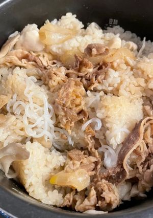 すき焼き風炊き込みご飯⭐︎レトルト牛丼で-レシピのメイン写真