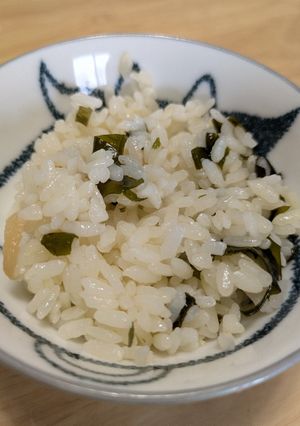 【ごはん10】お吸い物の素で炊き込みご飯-レシピのメイン写真