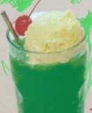 4つの材料で⁉️メロンクリームソーダ🍈