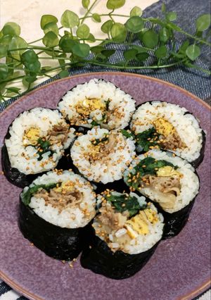 吉野家の冷凍牛丼でキンパ風海苔巻き-レシピのメイン写真