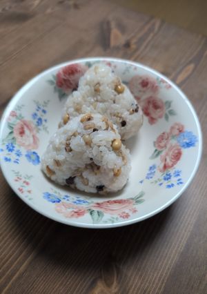 混ぜるだけ蒸し雑穀の塩小むすび-レシピのメイン写真