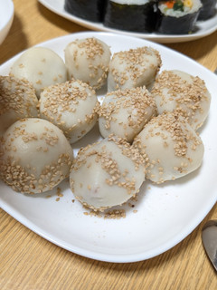 絹豆腐で作る★揚げないごま団子-レシピのメイン写真